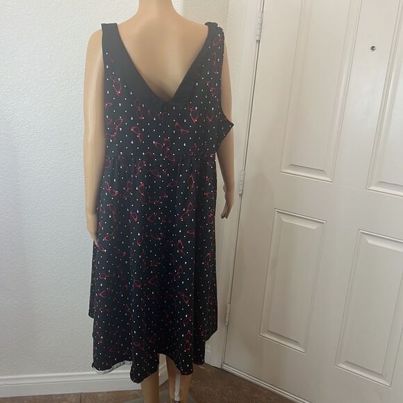Torrid Retro Chic Dress V Neck Sleeveless Sz 24 Black Red Sunglasses Midi Zipper - Picture 6 of 11